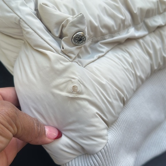 NEW GUESS Women’s Puffer Jacket SZ S - Picture 9 of 11